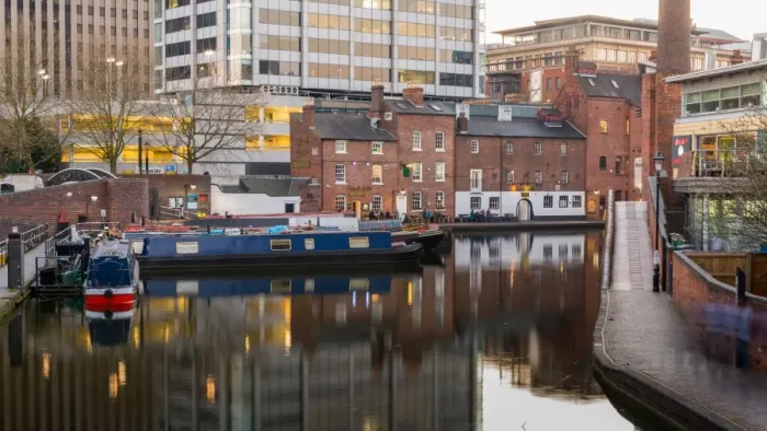Framed Print : Houseboats on Gas Street Basin in the heart of Birmingham, England, United Kingdom Framed Print : Houseboats on Gas Street Basin in the heart of Birmingham, England, United Kingdom