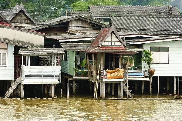 Houses on the Chao Phraya River, Bangkok, Thailand, Southeast Asia, Asia