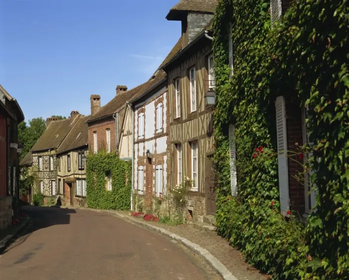 Framed Print : Houses line a quiet street at Gerberoy in Picardie, France, Europe Framed Print : Houses line a quiet street at Gerberoy in Picardie, France, Europe