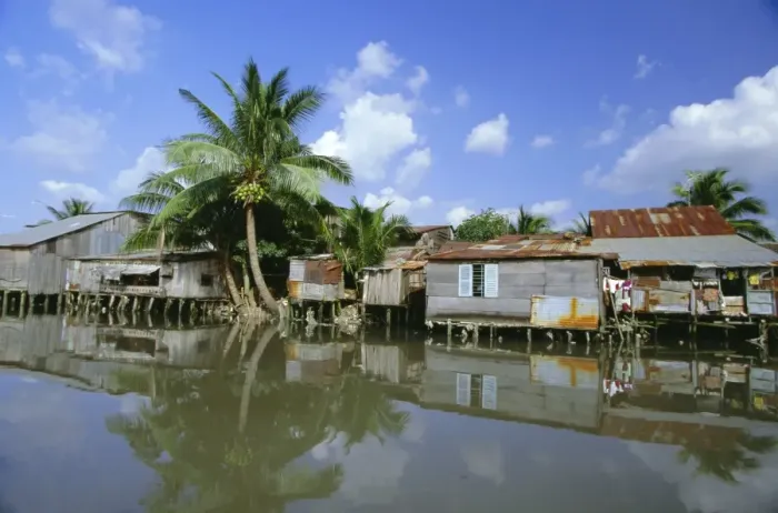Framed Print : Houses on stilts on the Rach Thi Nghe