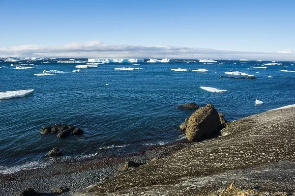 Huge icebergs on Tabarin Peninsula, Antarctica, Polar Regions