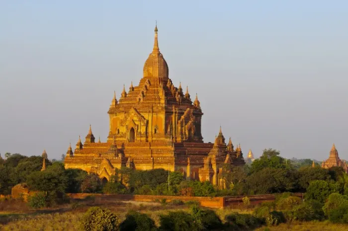 Framed Print : Huge old temple in Bagan, Myanmar, Asia Framed Print : Huge old temple in Bagan, Myanmar, Asia