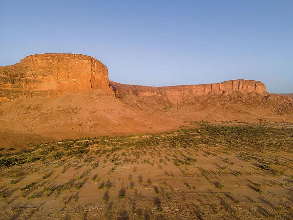 A huge rock cliff and canyon near Kamour, Mauritania, Sahara Desert, West Africa, Africa