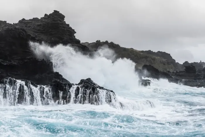 Framed Print : Huge surf at the Olivine Pools on the northwest coast of West Maui, Hawaii, United States of America, Pacific Framed Print : Huge surf at the Olivine Pools on the northwest coast of West Maui, Hawaii, United States of America, Pacific