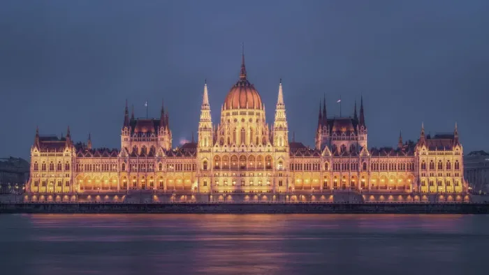 Framed Print : Hungarian Parliament at twilight, Budapest, Hungary, Europe Framed Print : Hungarian Parliament at twilight, Budapest, Hungary, Europe