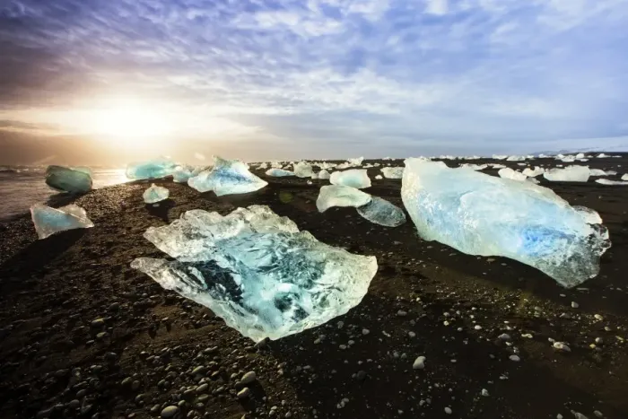 Framed Print : Icebergs on a black sand volcanic beach next to the Jokulsarlon glacial lake in Vatnajokull Framed Print : Icebergs on a black sand volcanic beach next to the Jokulsarlon glacial lake in Vatnajokull