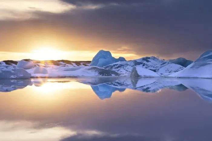 Framed Print : Icebergs covered in dusting of snow, winter, sunset, Jokulsarlon Glacial Lagoon, South Iceland Framed Print : Icebergs covered in dusting of snow, winter, sunset, Jokulsarlon Glacial Lagoon, South Iceland