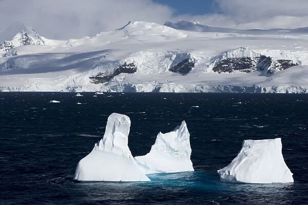 Icebergs, Lemaire Channel, Weddell Sea, Antarctic Peninsula, Antarctica, Polar Regions