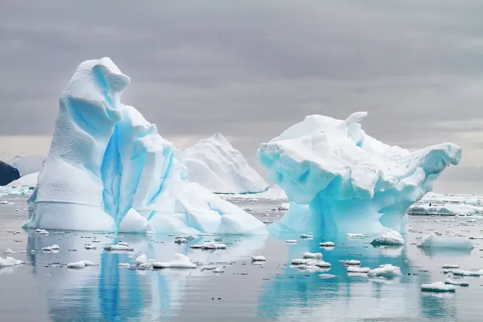 Framed Print : Icebergs near the Antarctic Peninsula during the summer months, Antarctica, Southern Ocean, Polar Regions