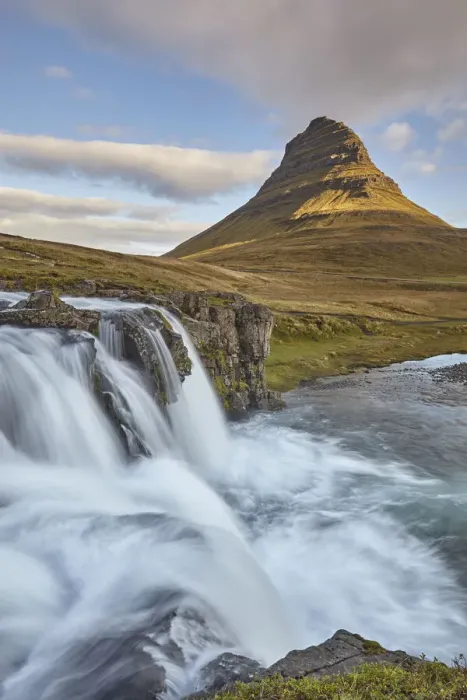 Framed Print : One of Icelands iconic landscapes, Mount Kirkjufell and Kirkjufellsfoss Falls