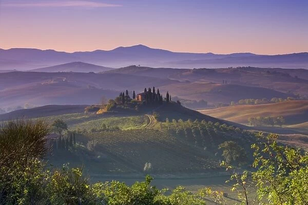 Iconic Tuscan Farmhouse, Val d Orcia, UNESCO World Heritage Site, Tuscany, Italy, Europe