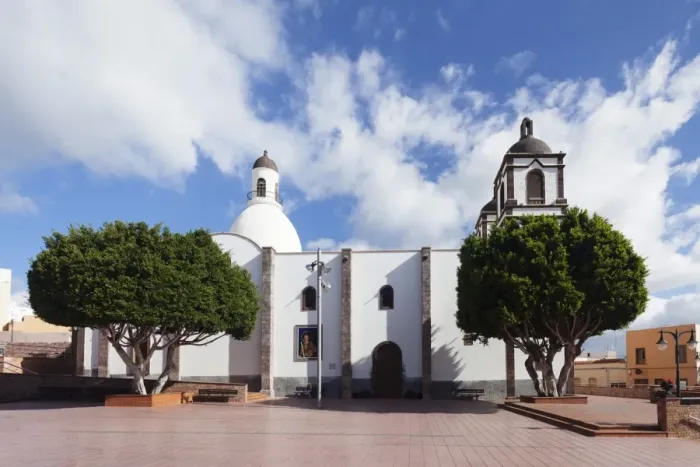 Framed Print : Iglesia de la Candelaria church at the Plaza Candelaria, Ingenio, Gran Canaria, Canary Islands, Spain, Europe Framed Print : Iglesia de la Candelaria church at the Plaza Candelaria, Ingenio, Gran Canaria, Canary Islands, Spain, Europe