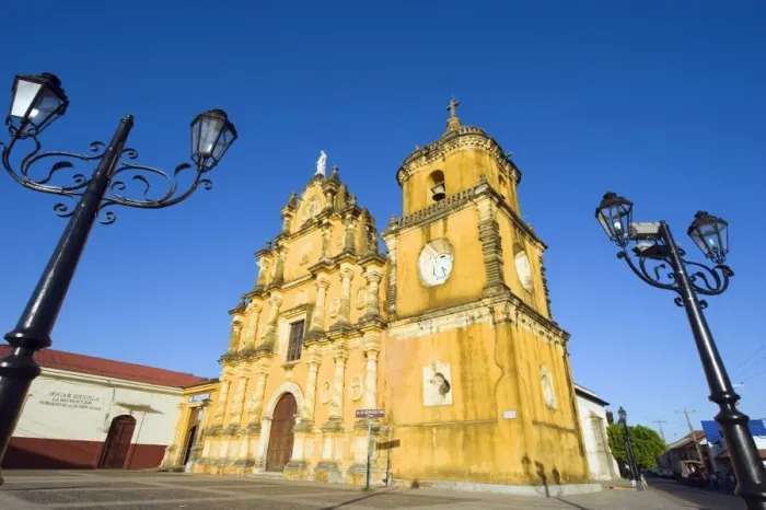 Framed Print : Iglesia de Recoleccion, Leon, Nicaragua, Central America Framed Print : Iglesia de Recoleccion, Leon, Nicaragua, Central America