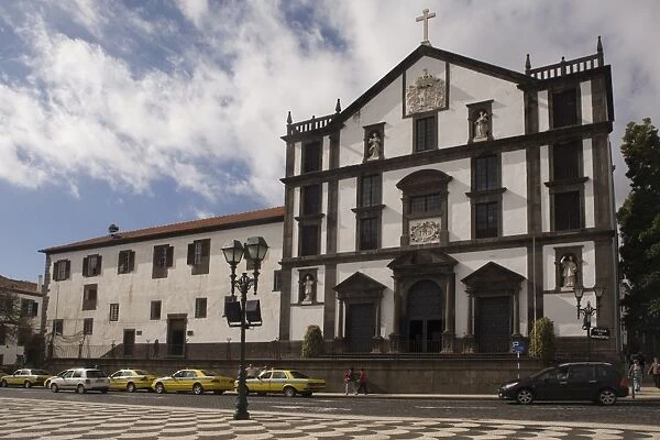 Igreja do Colegio, Praca do Municipio, Funchal, Madeira, Portugal, Europe