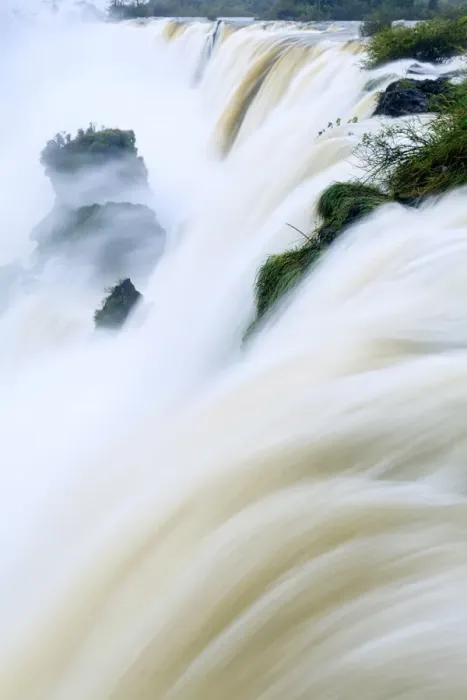 Framed Print : Iguacu (Iguazu) (Iguassu) falls in full flow, UNESCO World Heritage Site, Argentina Framed Print : Iguacu (Iguazu) (Iguassu) falls in full flow, UNESCO World Heritage Site, Argentina