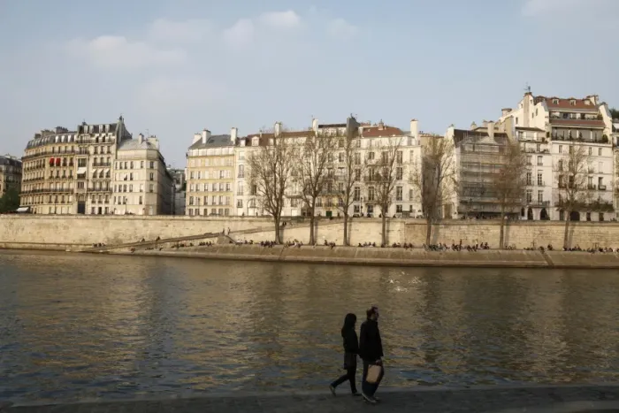 Framed Print : Ile Saint Louis and the River Seine, Paris, France, Europe Framed Print : Ile Saint Louis and the River Seine, Paris, France, Europe