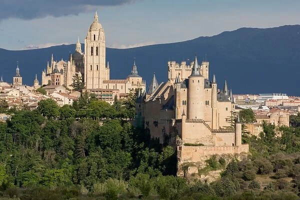 The imposing Gothic Cathedral and the Alcazar of Segovia, Castilla y Leon, Spain, Europe