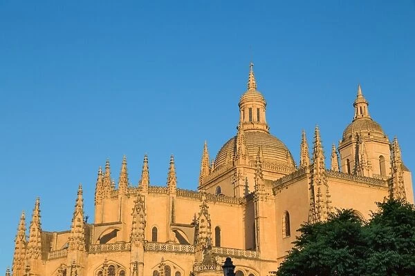 The imposing Gothic Cathedral of Segovia, Castilla y Leon, Spain, Europe