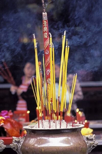 Incense at the Quan Am pagoda in the Chinese quarter of Cholon, Ho Chi Minh City (Saigon), Vietnam, Indochina, Southeast Asia, Asia