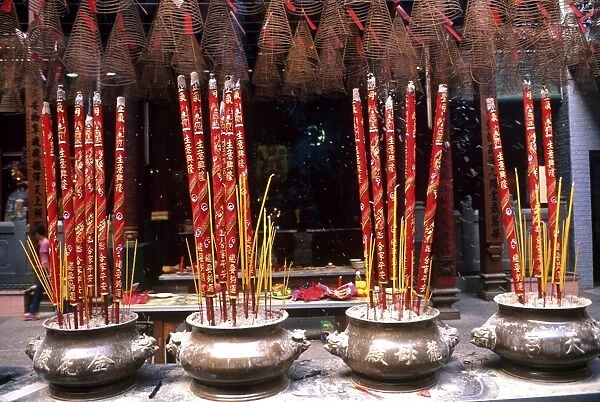 Incense, Quan Am Pagoda in the Chinese quarter of Cholon, Ho Chi Minh City (Saigon), Vietnam, Indochina, Southeast Asia, Asia