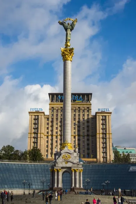 Framed Print : Independence monument on the Maidan Nezalezhnosti in the center of Kiev (Kyiv), Ukraine, Europe Framed Print : Independence monument on the Maidan Nezalezhnosti in the center of Kiev (Kyiv), Ukraine, Europe