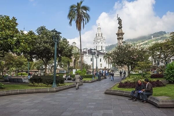 Independence Square, Metropolitan Cathedral, Memorial to the Heroes of the Independence, Quito, UNESCO World Heritage Site, Pichincha Province, Ecuador, South America