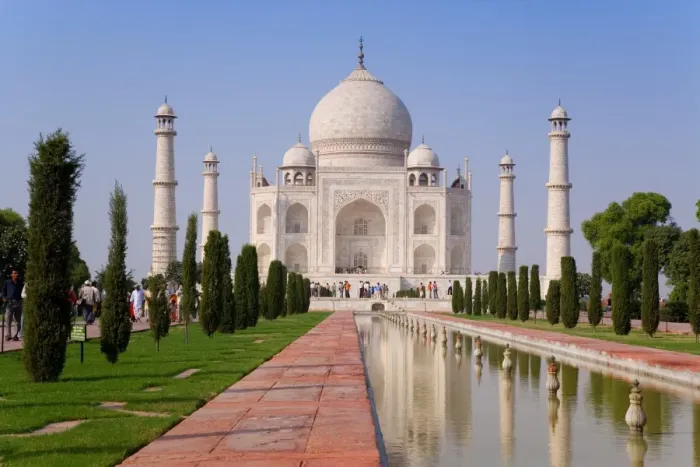 Framed Print : India, Uttar Pradesh, The Taj Mahal, this Mughal mausoleum has become the tourist emblem of India Framed Print : India, Uttar Pradesh, The Taj Mahal, this Mughal mausoleum has become the tourist emblem of India
