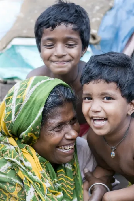 Framed Print : Indian familiy laughing, Kalighat, Kolkata, India, Asia Framed Print : Indian familiy laughing, Kalighat, Kolkata, India, Asia