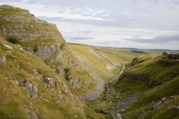 Framed Print : Ing Scar dry limestone valley, above Malham Cove, looking north, Yorkshire Dales National Park
