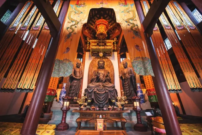 Framed Print : Interior architecture and Ru Lai Buddha statue at Lingyin Monastery in Hangzhou, Zhejiang, China, Asia Framed Print : Interior architecture and Ru Lai Buddha statue at Lingyin Monastery in Hangzhou, Zhejiang, China, Asia