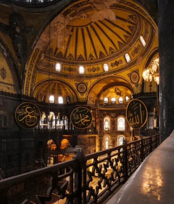 Framed Print : Interior of Hagia Sofia (Aya Sofya), UNESCO World Heritage Site, Sultanahmet, Istanbul Framed Print : Interior of Hagia Sofia (Aya Sofya), UNESCO World Heritage Site, Sultanahmet, Istanbul