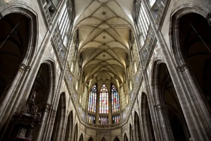 Framed Print : Interior of St. Vituss Cathedral with archs and vaulting in Choir Framed Print : Interior of St. Vituss Cathedral with archs and vaulting in Choir