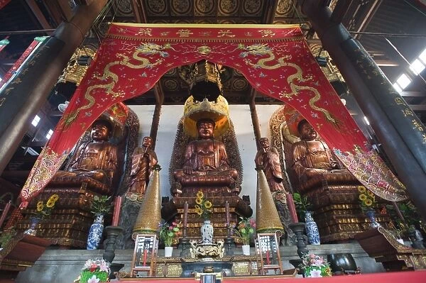 Interior, Tianning Temple, Changzhou, Jiangsu, China