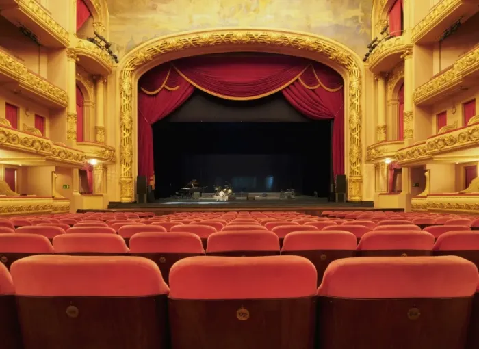 Framed Print : Interior view of the hall of the Theatro Municipal, Rio de Janeiro, Brazil, South America Framed Print : Interior view of the hall of the Theatro Municipal, Rio de Janeiro, Brazil, South America