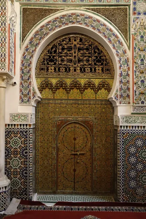 Framed Print : Interior of Zawiya of Moulay Idriss II, Old Medina (Fes el-Bali) Framed Print : Interior of Zawiya of Moulay Idriss II, Old Medina (Fes el-Bali)