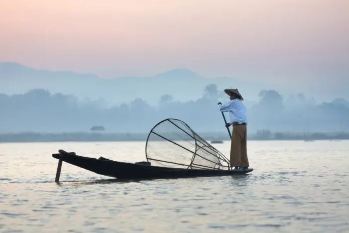 Framed Print : Intha leg rowing fishermen at dawn on Inle Lake who row traditional wooden boats using their leg and fish using nets stretched over conical bamboo frames, Inle Lake, Myanmar (Burma), Southeast Asia Framed Print : Intha leg rowing fishermen at dawn on Inle Lake who row traditional wooden boats using their leg and fish using nets stretched over conical bamboo frames, Inle Lake, Myanmar (Burma), Southeast Asia