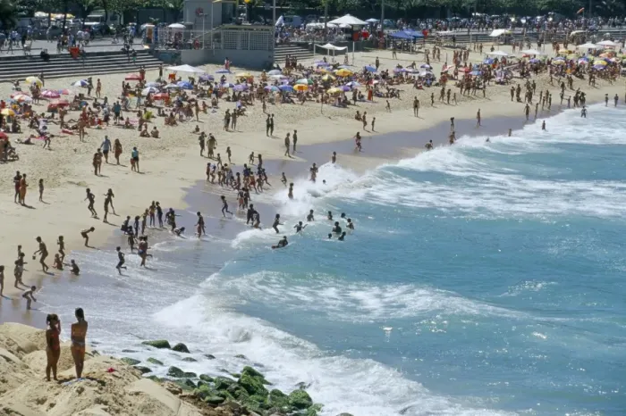 Framed Print : Ipanema beach, Rio de Janeiro, Brazil, South America Framed Print : Ipanema beach, Rio de Janeiro, Brazil, South America