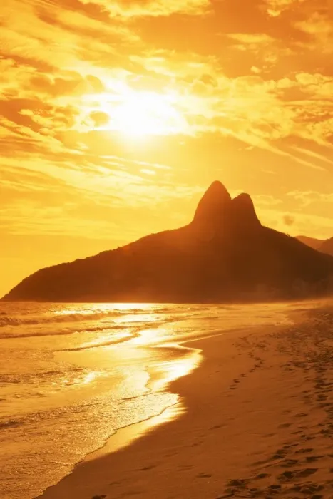 Framed Print : Ipanema Beach at sunset, Rio de Janeiro, Brazil, South America Framed Print : Ipanema Beach at sunset, Rio de Janeiro, Brazil, South America