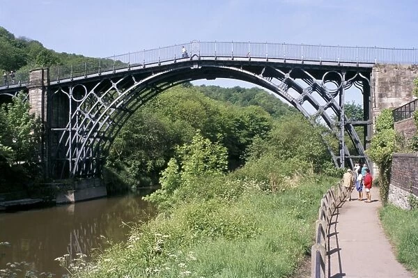 Iron bridge over the River Severn, Ironbridge, UNESCO World Heritage Site