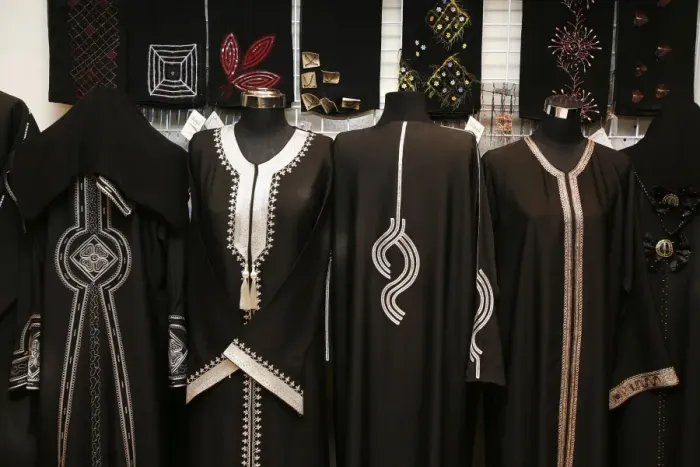 Framed Print : Islamic dress, Doha, Qatar, Middle East Framed Print : Islamic dress, Doha, Qatar, Middle East