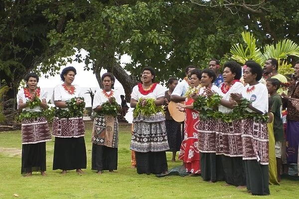 Islanders performing traditional songs and dance, Beg Island, Fiji, South Pacific
