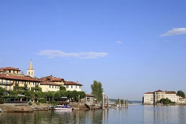 Isola dei Pescatori and Isola Bella, Stresa, Lake Maggiore, Piedmont, Italy, Europe