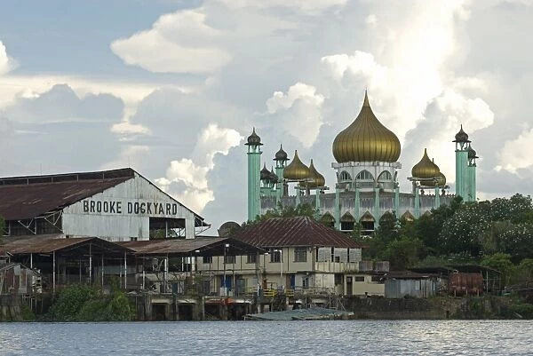 Jalan Masjid (main mosque) and Brooke Dockyard in the old quarter of Kuching city