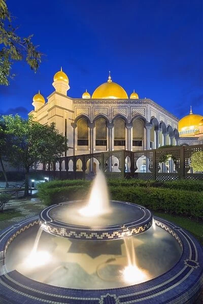 Jame asr Hassanal Bolkiah Mosque, Bandar Seri Begawan, Brunei, Borneo, Southeast Asia, Asia
