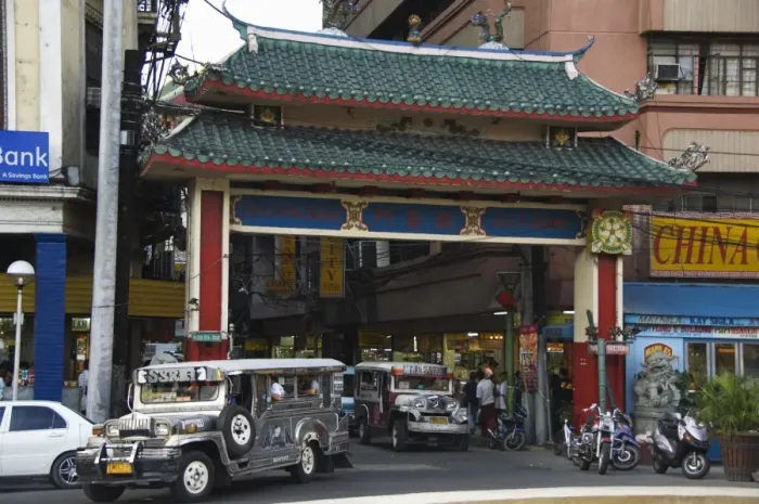Framed Print : Jeepney driving under Chinatown Gate, Manila, Philippines, Southeast Asia, Asia Framed Print : Jeepney driving under Chinatown Gate, Manila, Philippines, Southeast Asia, Asia