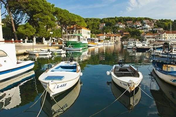 Jelsa Harbour on Hvar Island, Dalmatian Coast, Adriatic, Croatia, Europe