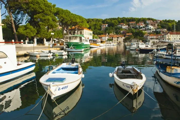 Framed Print : Jelsa Harbour on Hvar Island, Dalmatian Coast, Adriatic, Croatia, Europe Framed Print : Jelsa Harbour on Hvar Island, Dalmatian Coast, Adriatic, Croatia, Europe