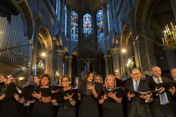 Framed Print : Jewish Choir, Nuit Sacree en l Eglise Saint-Merry, Paris, France, Europe Framed Print : Jewish Choir, Nuit Sacree en l Eglise Saint-Merry, Paris, France, Europe