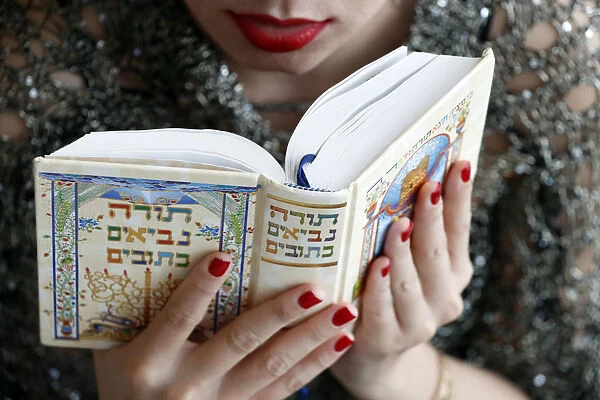 Jewish woman reading the Torah, Vietnam, Indochina, Southeast Asia, Asia