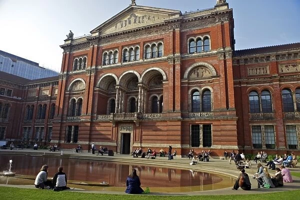 John Madejski Garden, Victoria and Albert Museum, South Kensington, London, England, United Kingdom, Europe